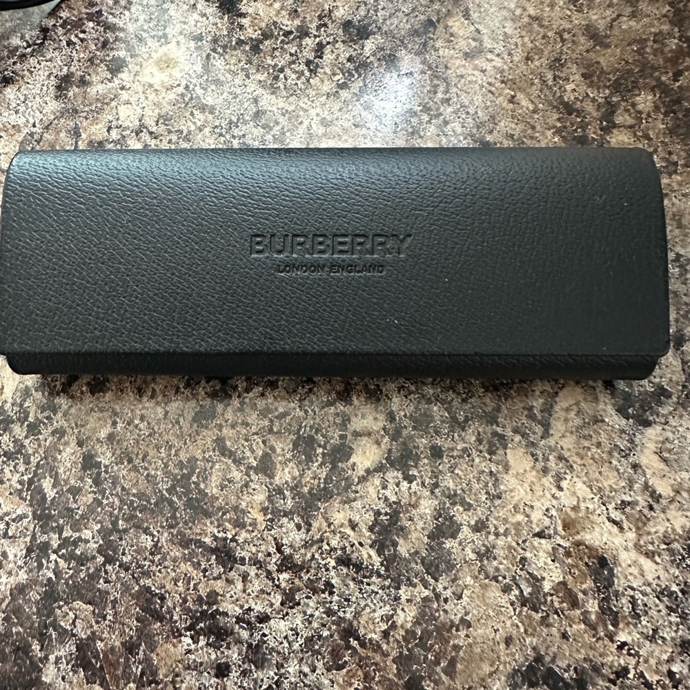 Burberry Sunglasses/eyeglasses CASE Black Leather Hard Shell Magnetic closure